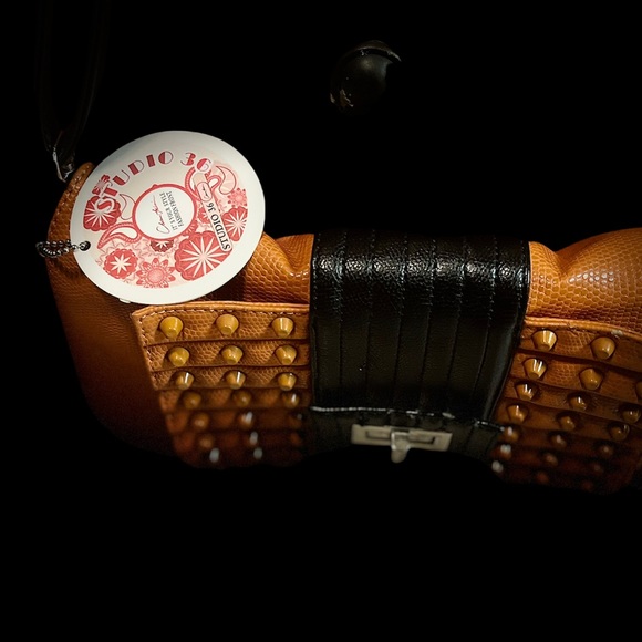 NWT: Studio 36 vibrant clutch/arm bag. - Picture 6 of 8